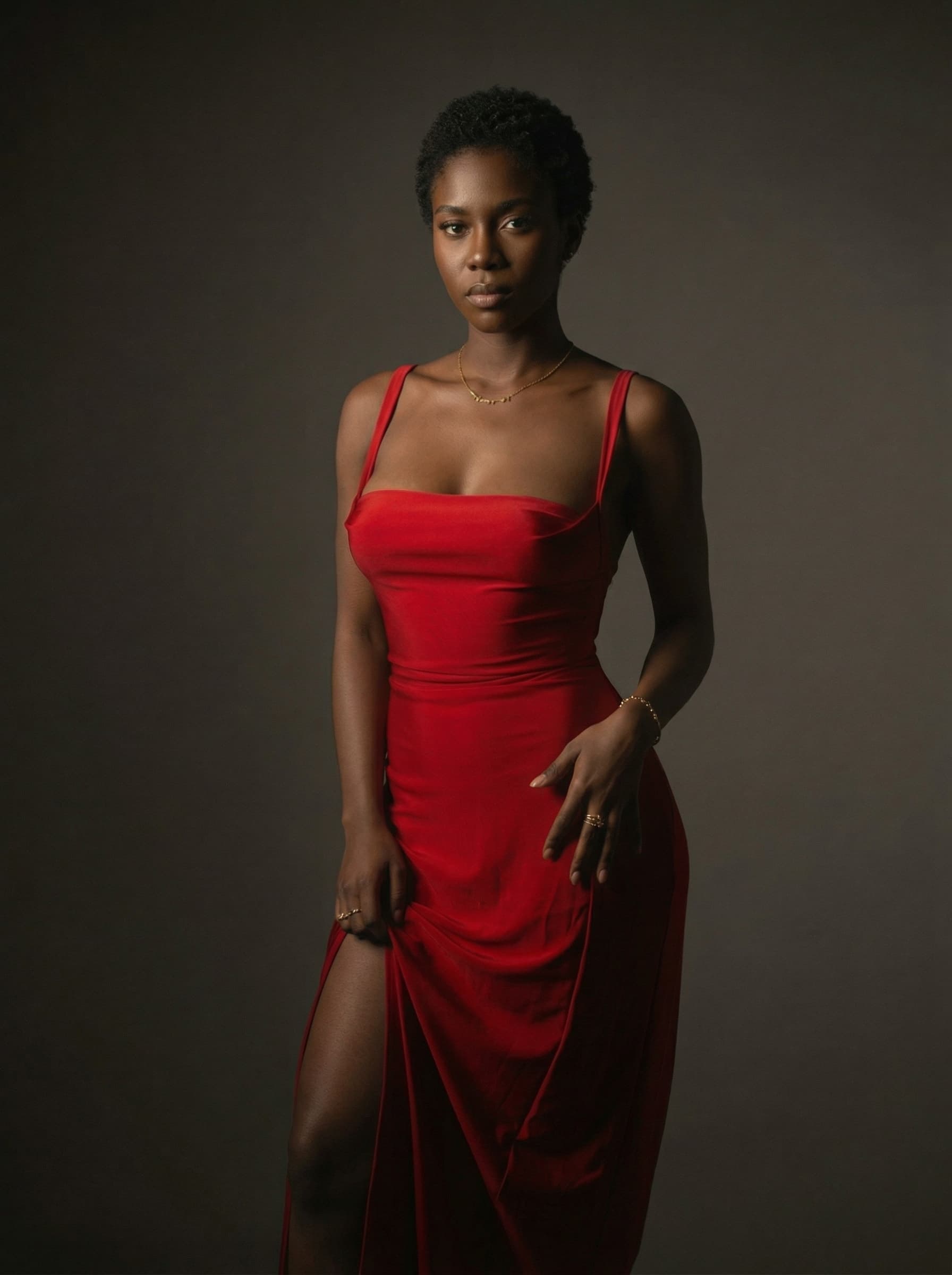 Retrato profesional con luz de acento y composición editorial